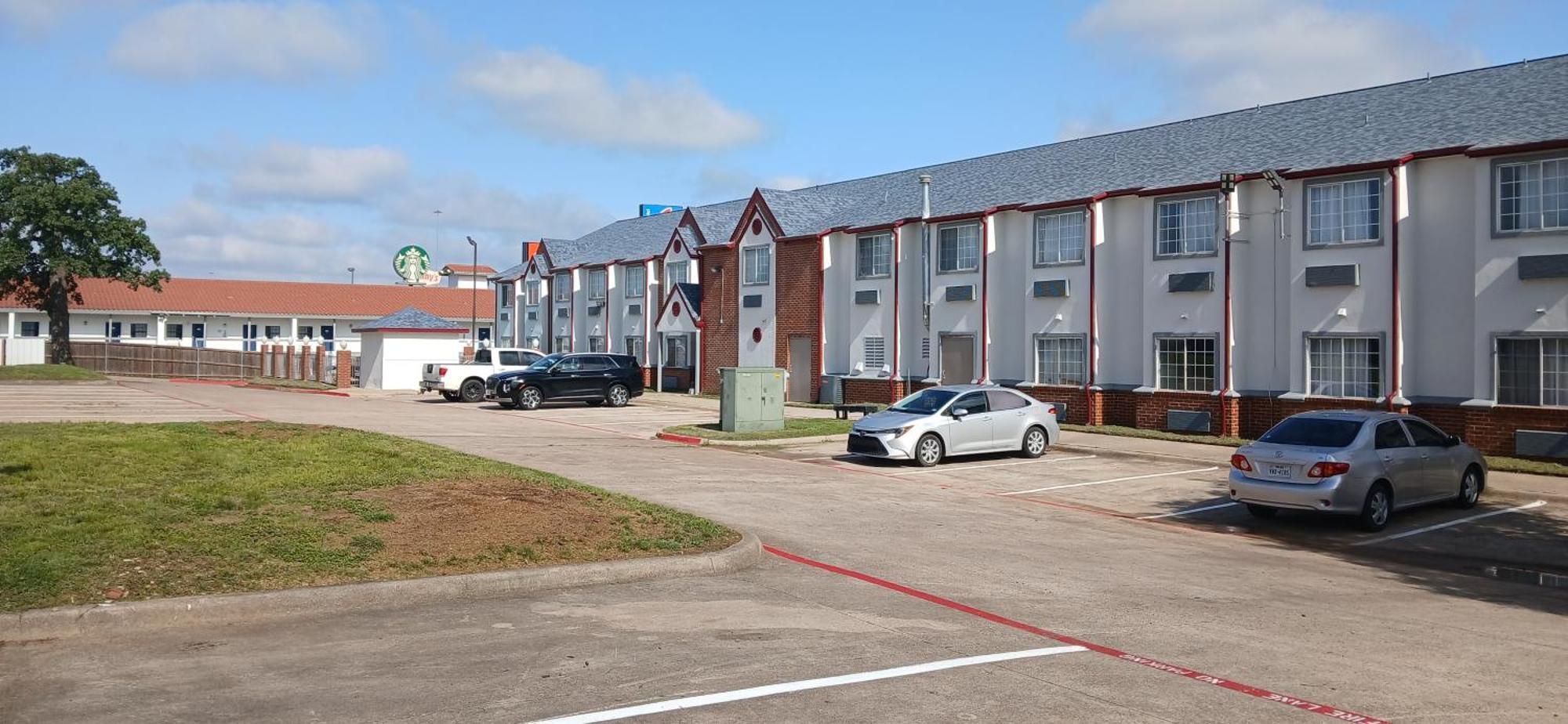 Red Roof Inn & Suites Euless - Dfw Airport Southwest Екстер'єр фото